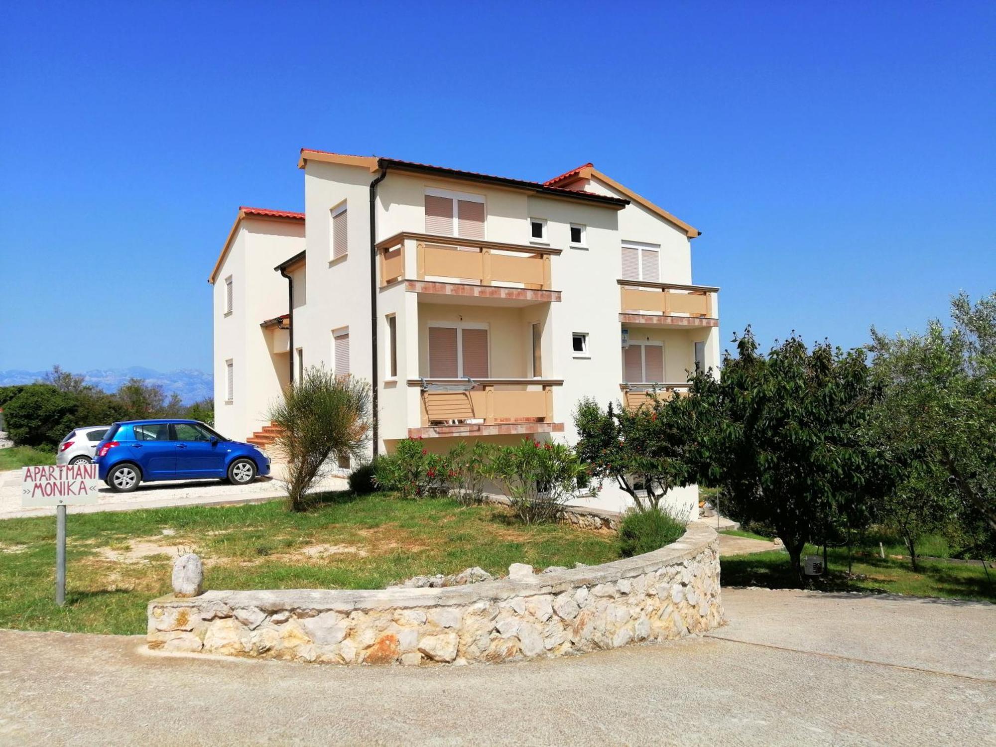 Apartments Monika Нин Экстерьер фото